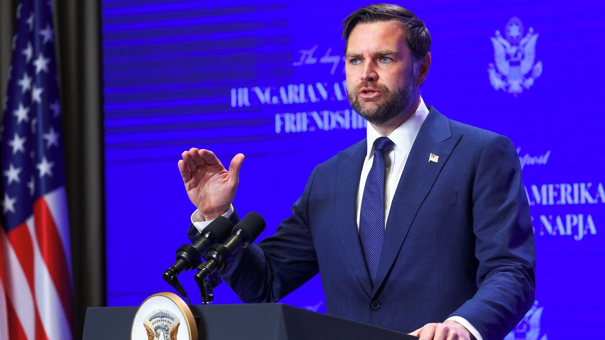 Viceprezident USA Vance v Budapešti podpořil Orbána před volbami a plísnil EU